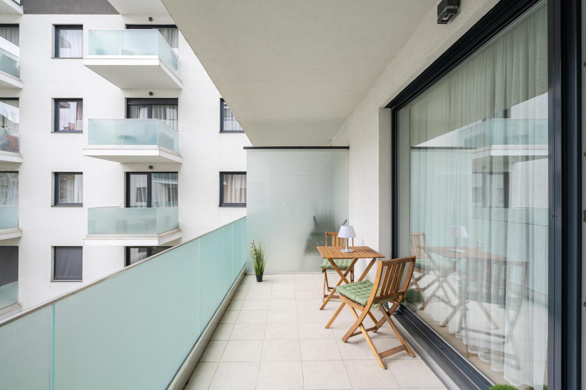 Blooming With Free Underground Parking Appartement *